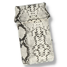 Smoke Shirts Cigarette Packet Holder For Superking Cigarettes (White Snake)