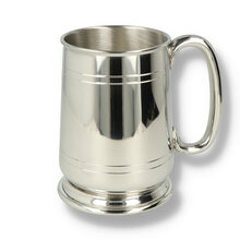 English Pewter Company One Pint Cavalier C Handle Pewter Tankard EP070