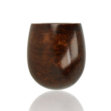 Close up of polished briar bowl on Peterson 1323 pipe showing detailed grain pattern