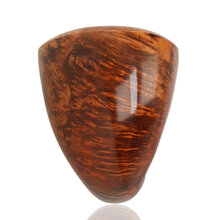 Close-up of the bowl on the Nørding Royal Flush King pipe highlighting birdseye and flame grain patterns.