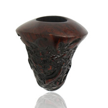 Close-up of the Queen Pipe 710 bowl highlighting the dramatic freehand rim and carved rusticated detailing.