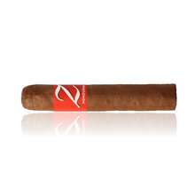 A single Honduran Robusto with red band