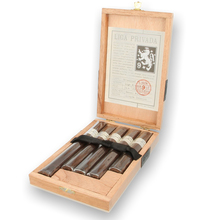 Drew Estate Liga Privada No.9 Sampler (Box of 5 Cigars)